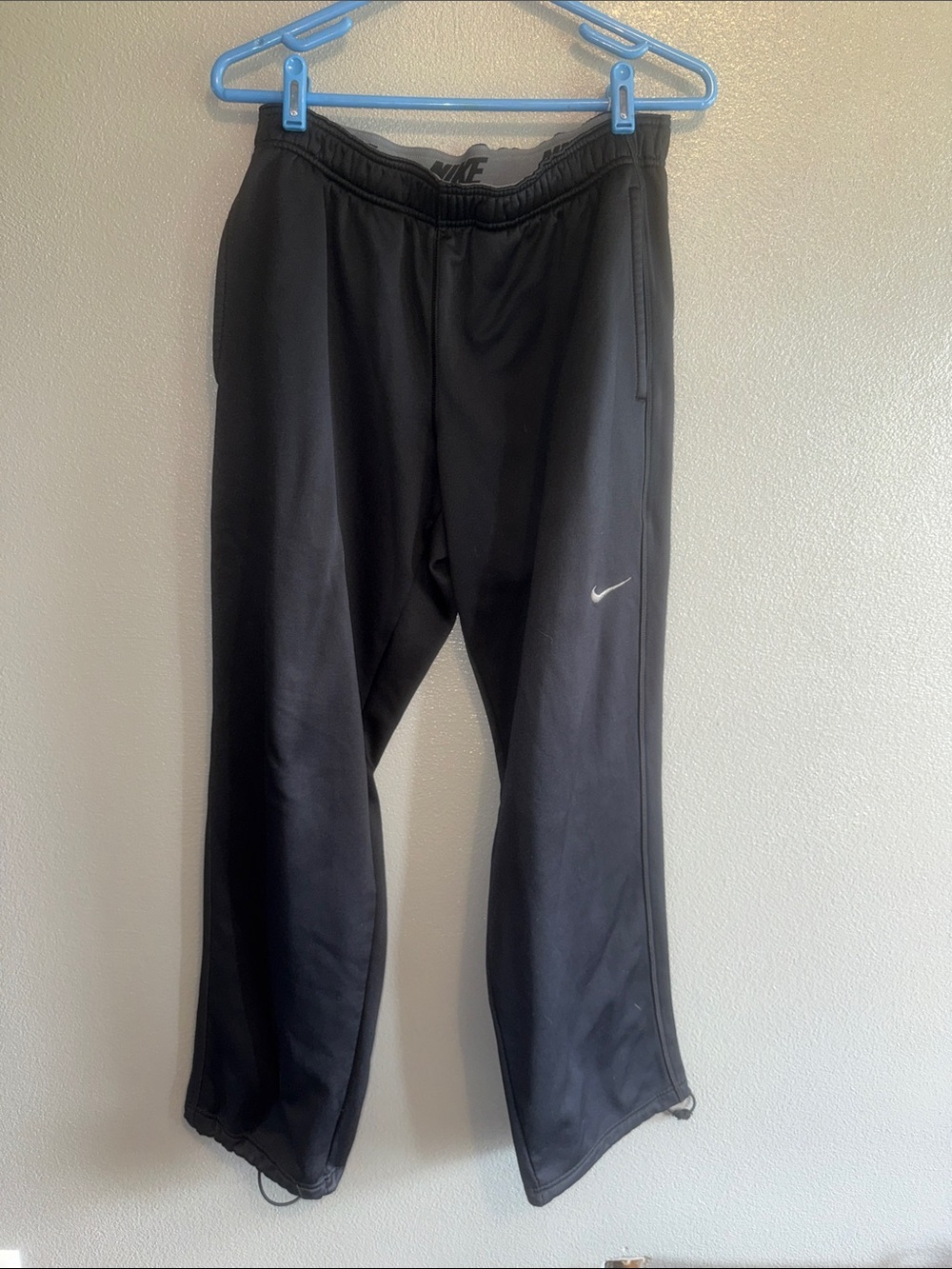 Nike Black Men's Jogger Sweatpants with Swoosh